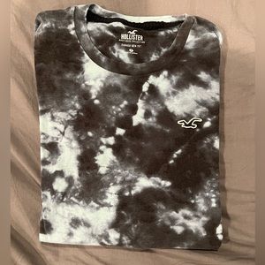 Men’s Hollister Curved Hem Tee Shirt